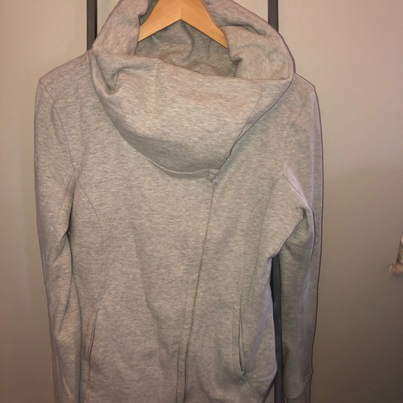 Lululemon zip up sweatshirt size 10 gray - Picture 2 of 5